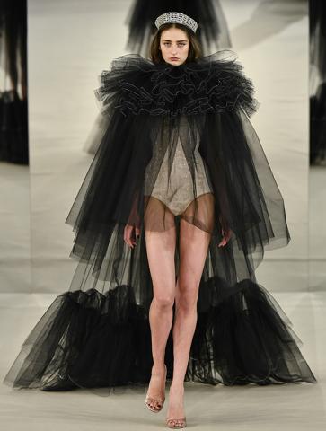 Alexis_Mabille_hcss17_look_09.jpg
