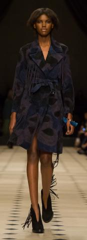 Burberry_Womenswear_Autumn_Winter_2015_Collection_-_Look_19.jpg