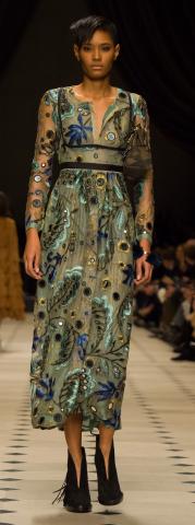 Burberry_Womenswear_Autumn_Winter_2015_Collection_-_Look_49.jpg
