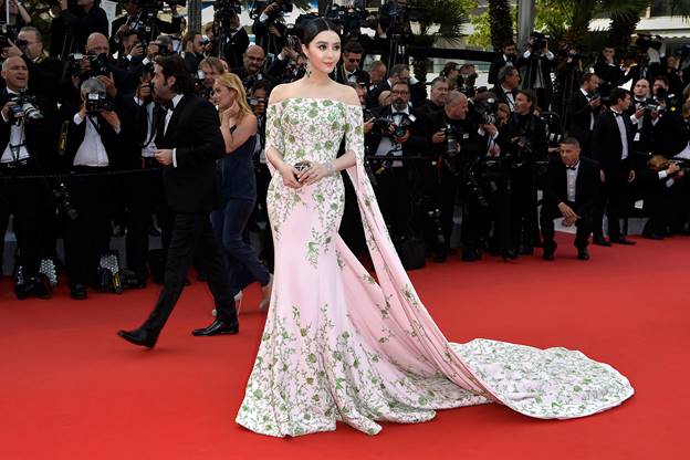Cannes_2015_opening_screeneing_Bespoke_Couture_Ralph_%26_Russo_1_Fan_Bing_Bing.jpg