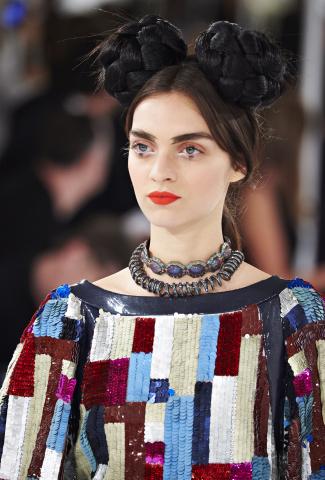 Chanel_Cruise_2016_35a.jpg