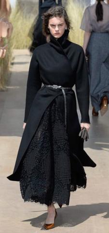 Dior_AW_17_18_15.jpg