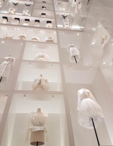 Paris_Dior_Autumn_17_83.jpg