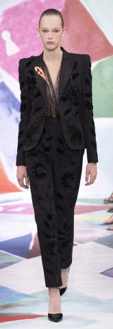 Schiaparelli_HCFW1617_look_17.jpg