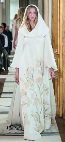 Schiaparelli_PE2018_Look_42a.jpg