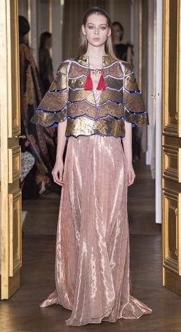 Schiaparelli_SS17_look_28.jpg