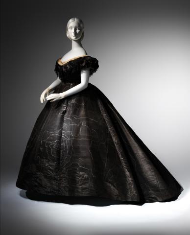 TheMet_2014_2._Evening_Dress%2C_1861.jpg