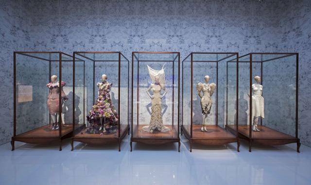 V%26A_AQ_9._Installation_view_of_Romantic_Naturalism_gallery_Alexander_McQueen_Savage_Beauty.jpg