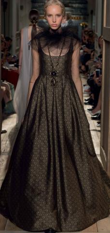 VALENTINO_HC_FW1617_33_1.jpg