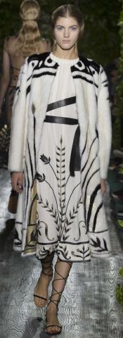 Val-05-haute-couture-fall-winter-2014-15.jpg