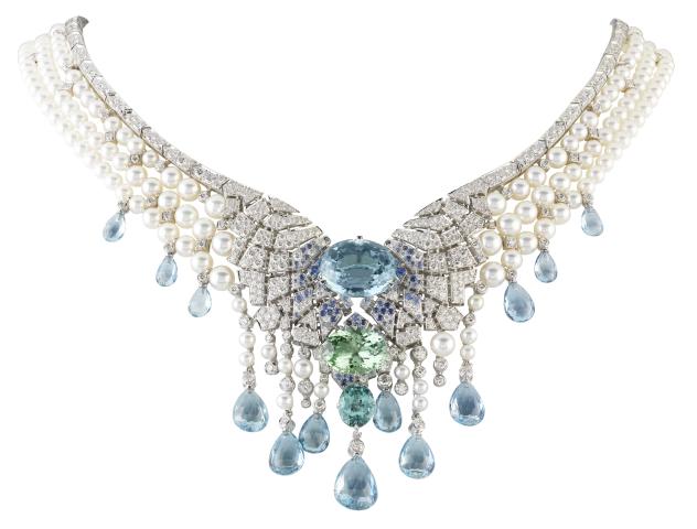 Van-Cleef-%26-Arpels_Ice-Crystals-necklace_Le-Bal-du-Palais-dhiver.jpg