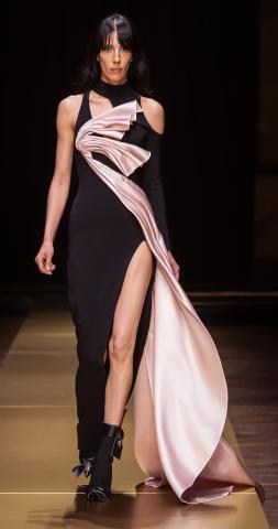 Atelier_Versace_Fall_2016_07_%282%29.JPG